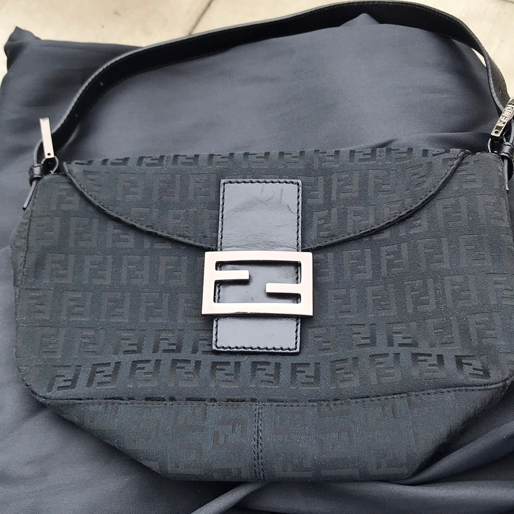 Fendi - authentic with dust bag